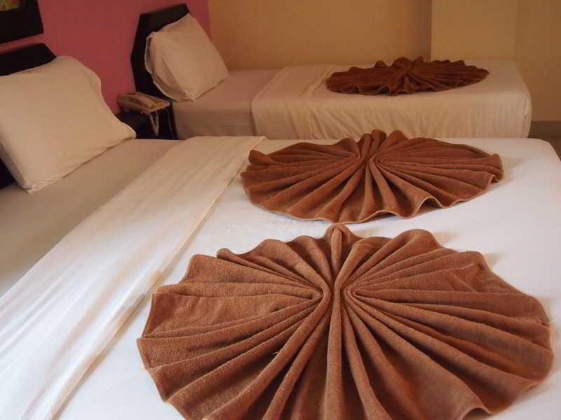 Monaa's Place Hotel 2*
